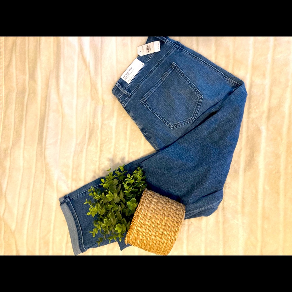 NWT! Ann Taylor Factory Curvy Girlfriend Jeans!
